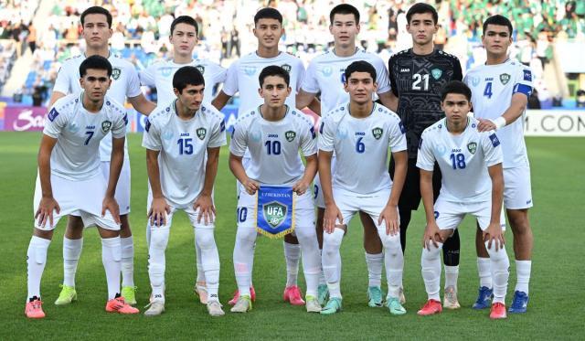 1745287021584045628.jpg 乌兹别克国少队全家福.jpg